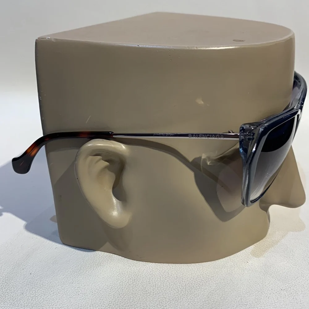 New Women’s Authentic Balenciaga Sunglasses - Picture 4 of 9